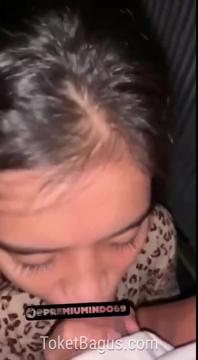 Video abg bocil ngulum batang kontol gede