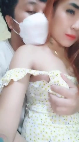 Cewek mulus bikin konten ewek brutal