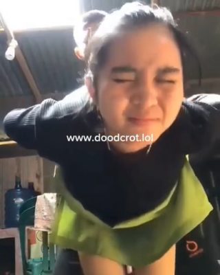 Adik kakak ngentot di dapur sambil berdiri